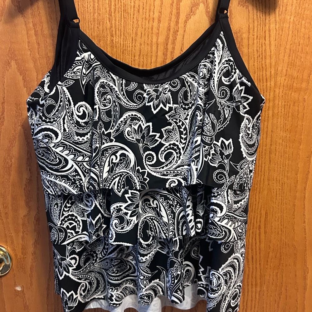 Maxine of Hollywood Black and White Paisley tankini 22W